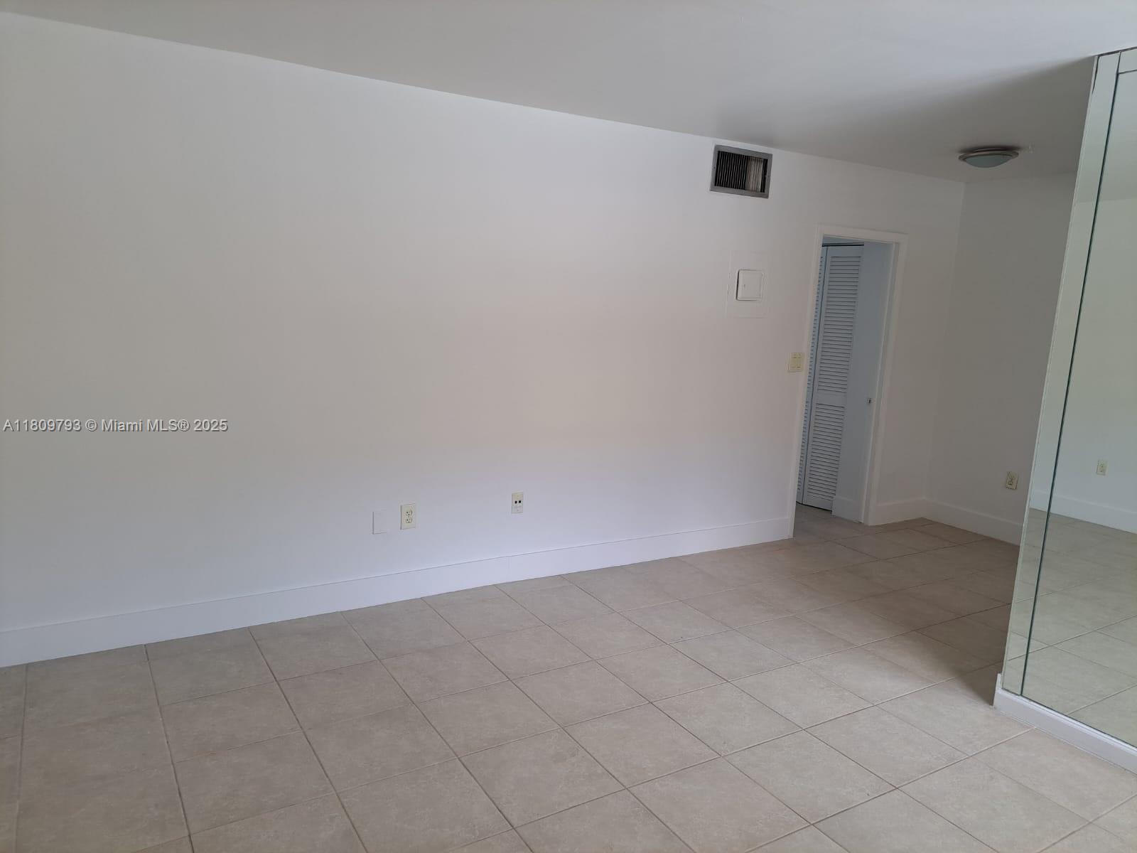 1975 NE 135th St 2D
