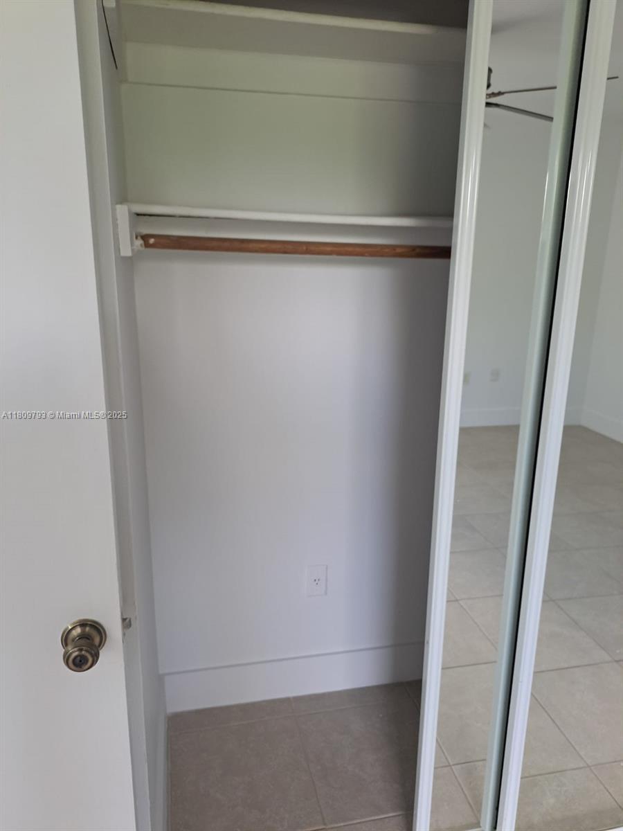 MOONRAKER CONDO - Residential