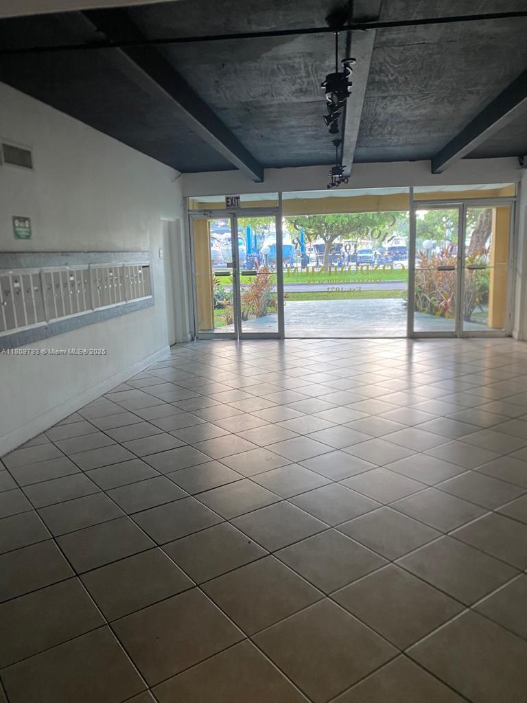 MOONRAKER CONDO - Residential