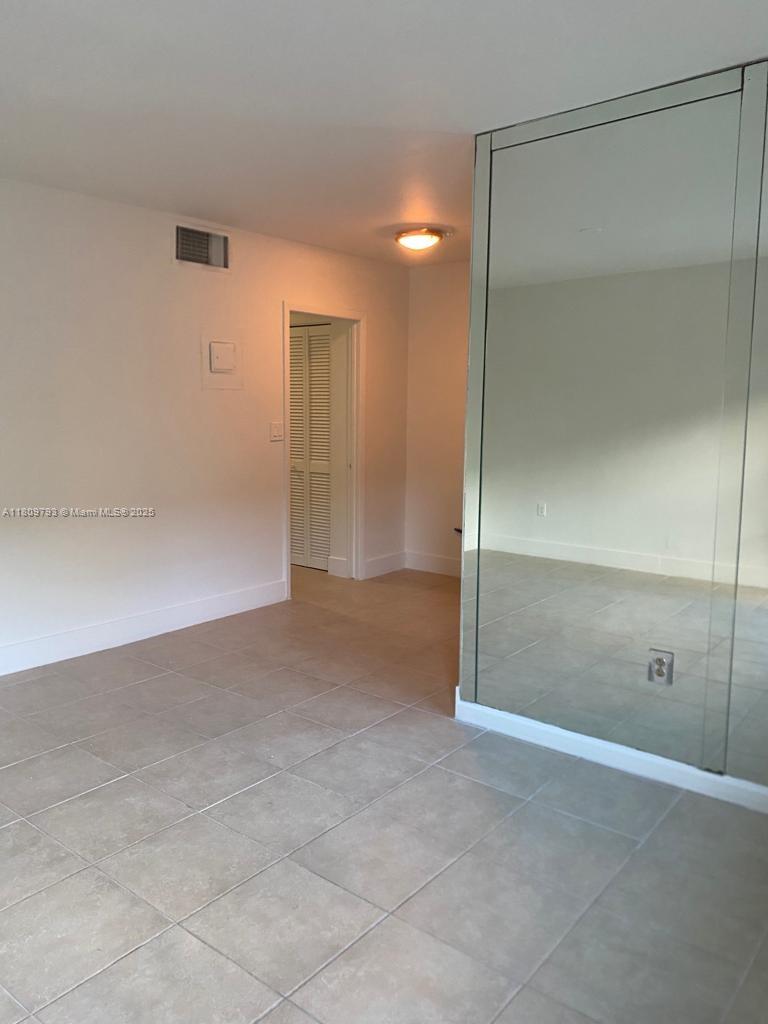 MOONRAKER CONDO - Residential