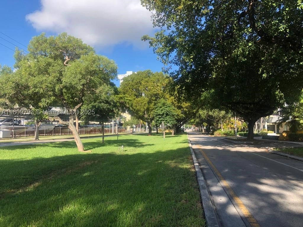 1975 NE 135th St 2D, North Miami FL 33181