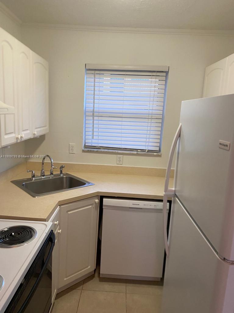 1975 NE 135th St 2D