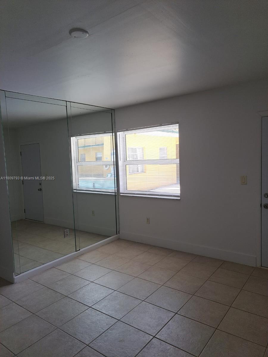 1975 NE 135th St 2D