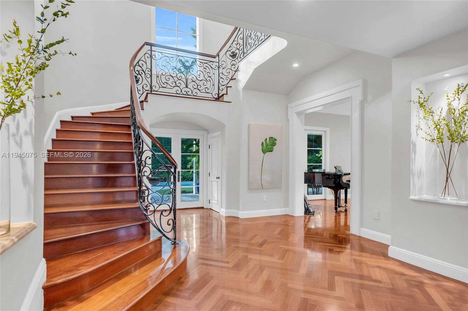 STONEGATE - Residential