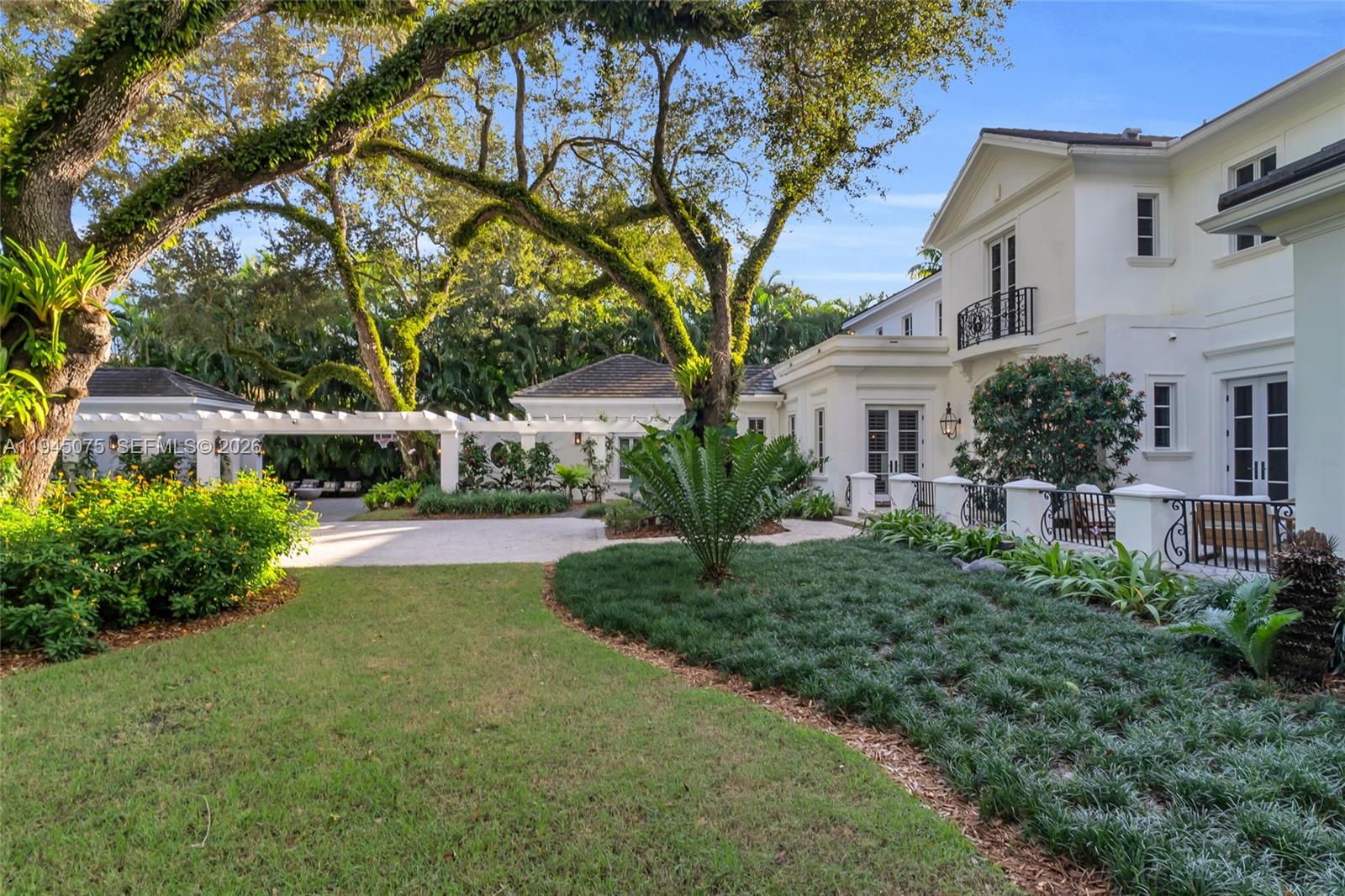 STONEGATE - Residential