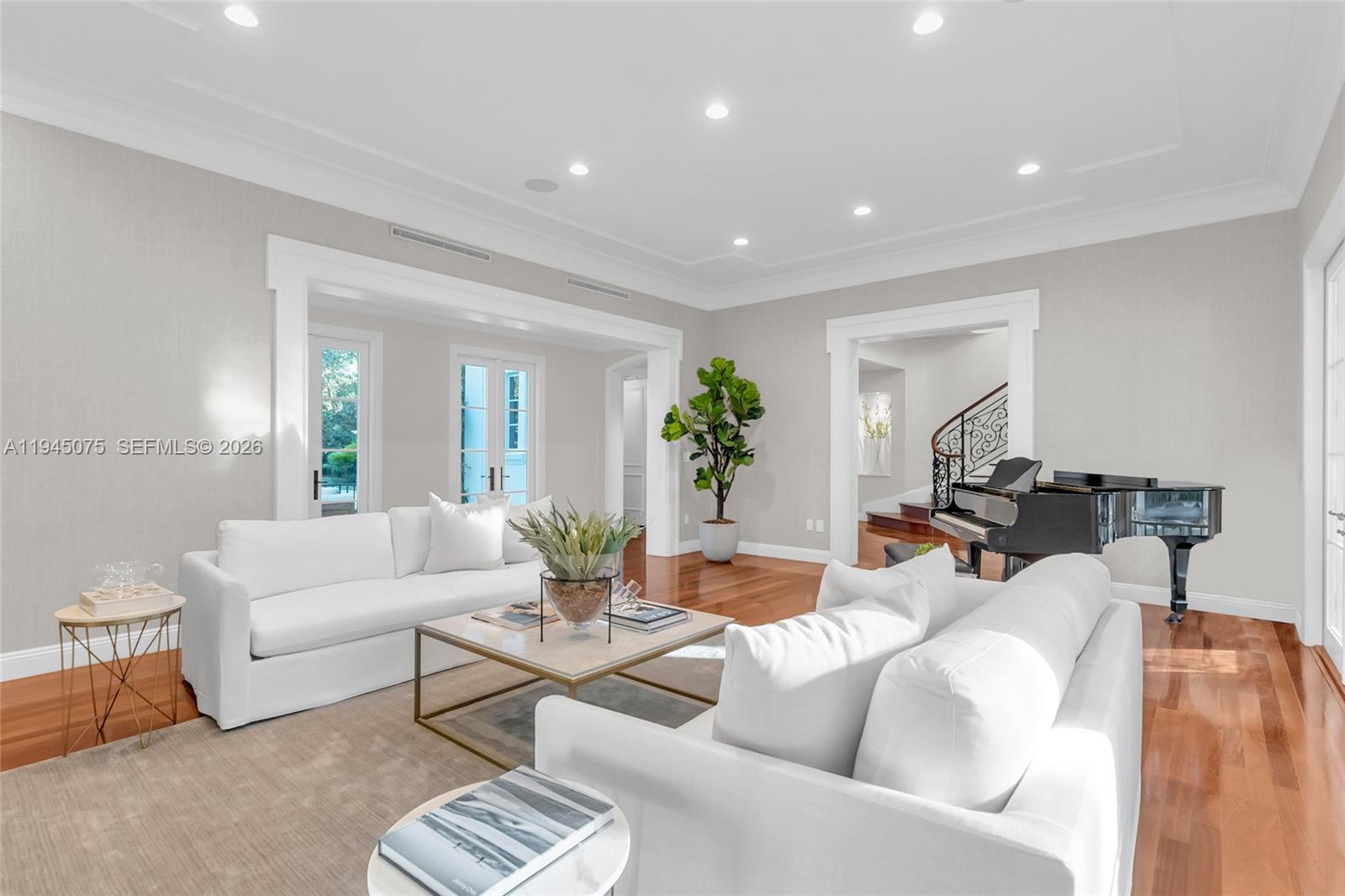 STONEGATE - Residential