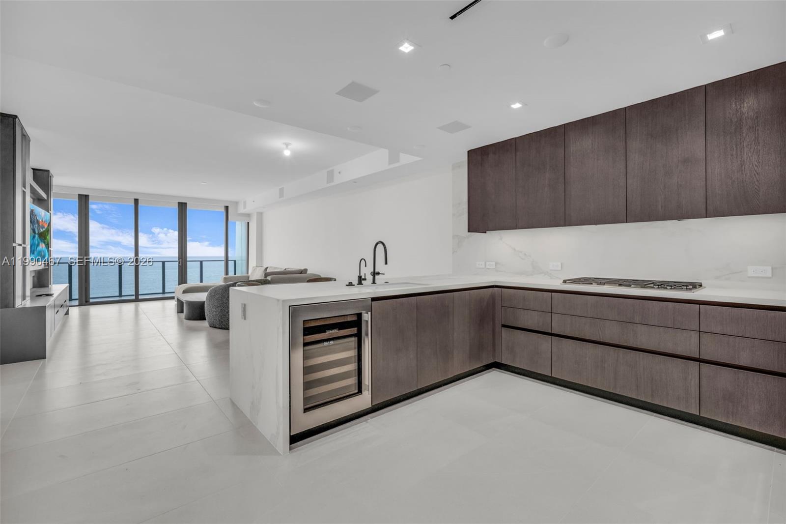 View photos, virtual tours, details... 1116 N Ocean Blvd 1106