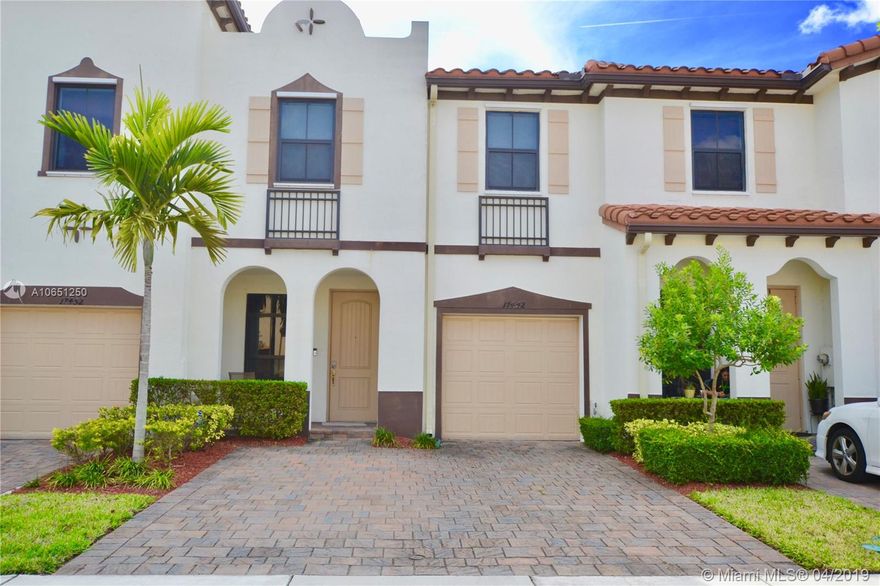 Beautiful townhouse. Ready to move in.