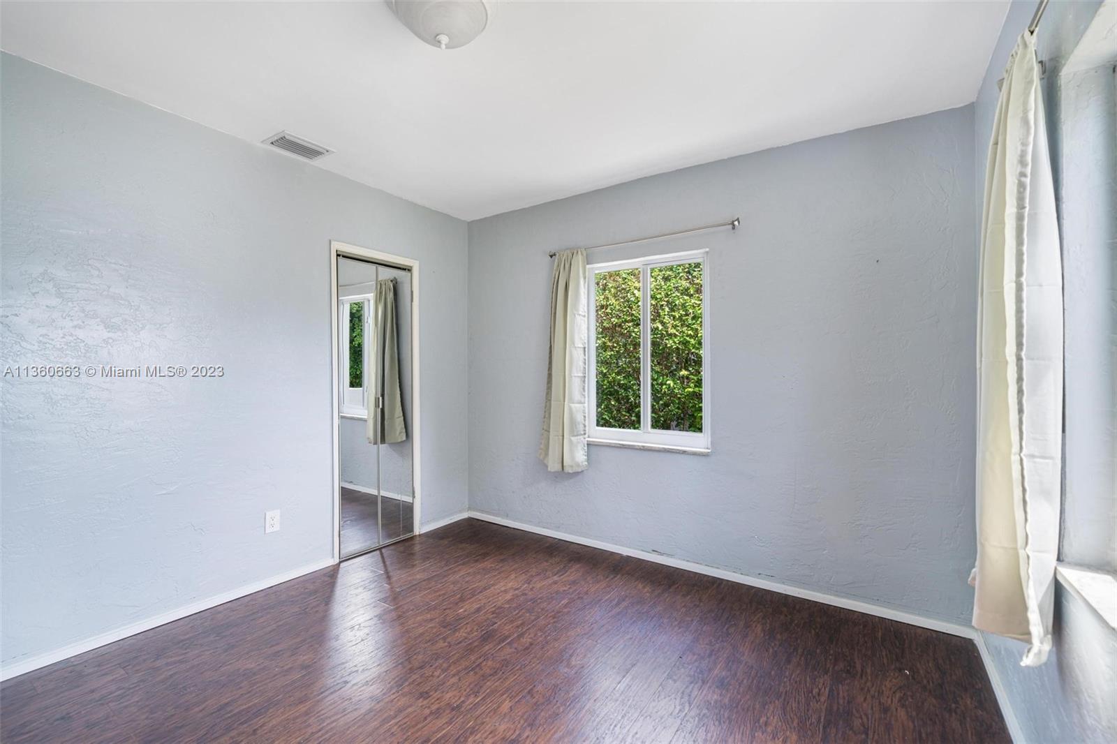 TAMIAMI GARDENS - Residential