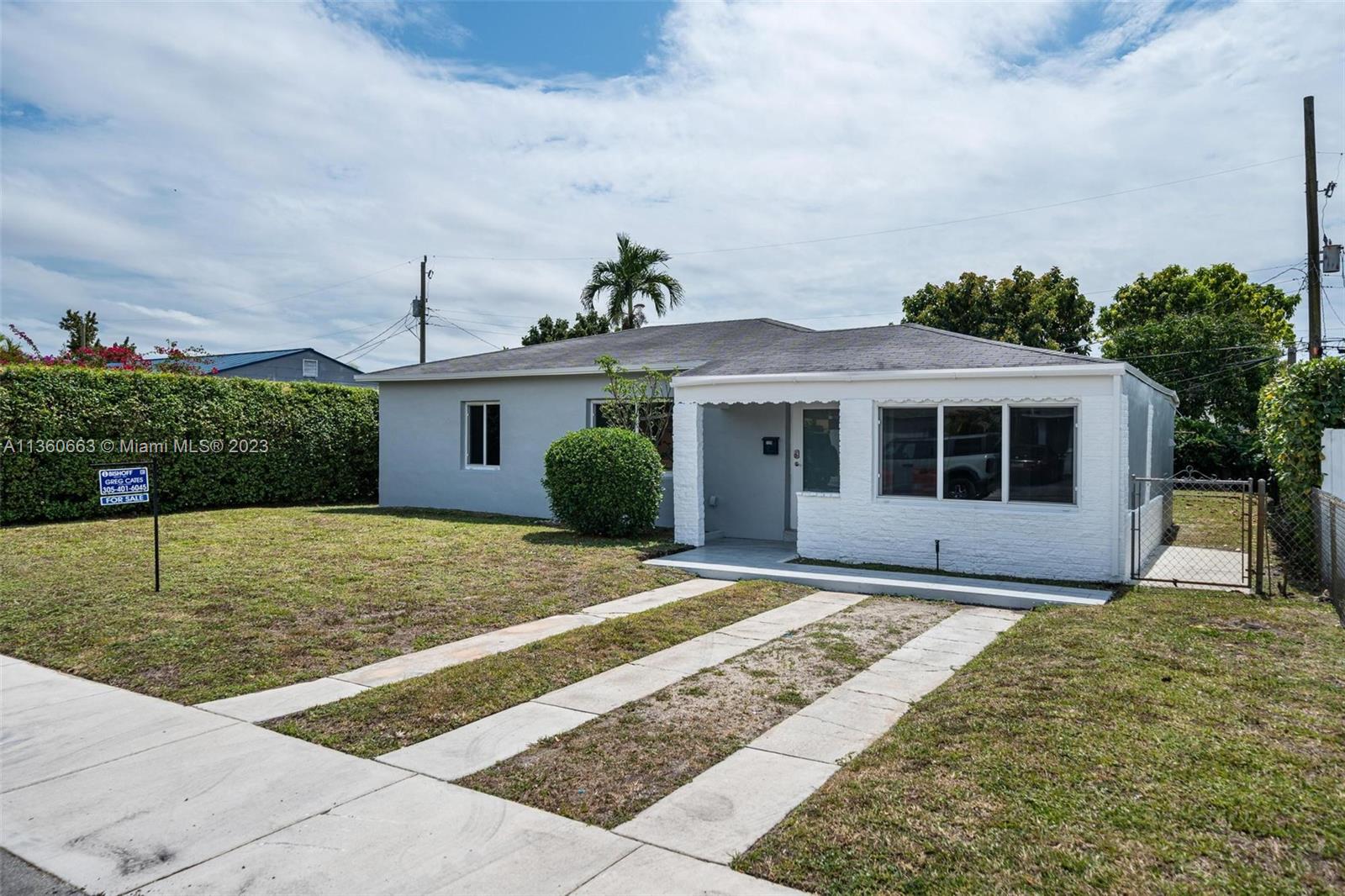 TAMIAMI GARDENS - Residential