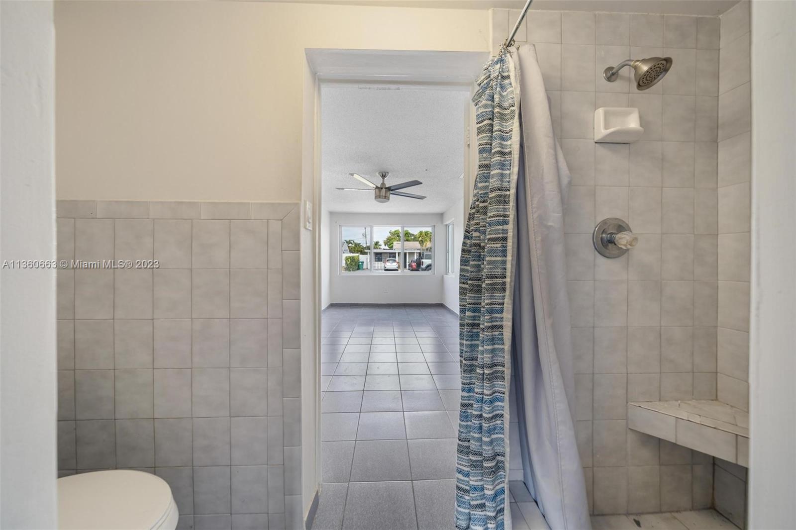 TAMIAMI GARDENS - Residential