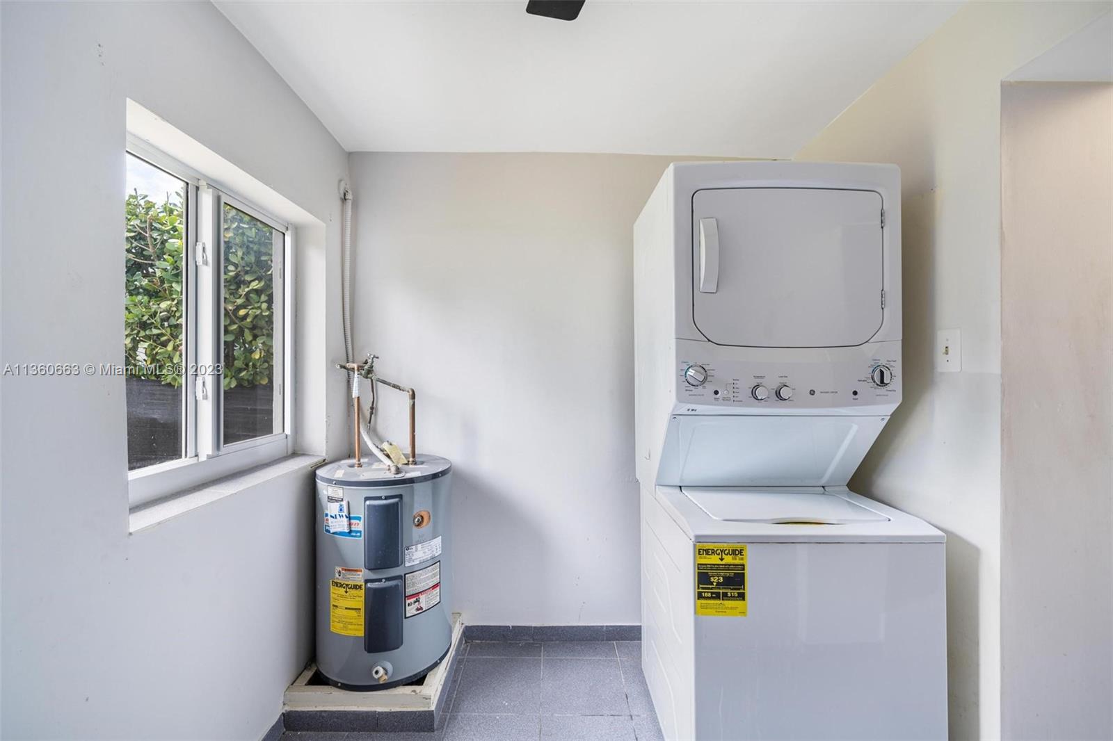 TAMIAMI GARDENS - Residential