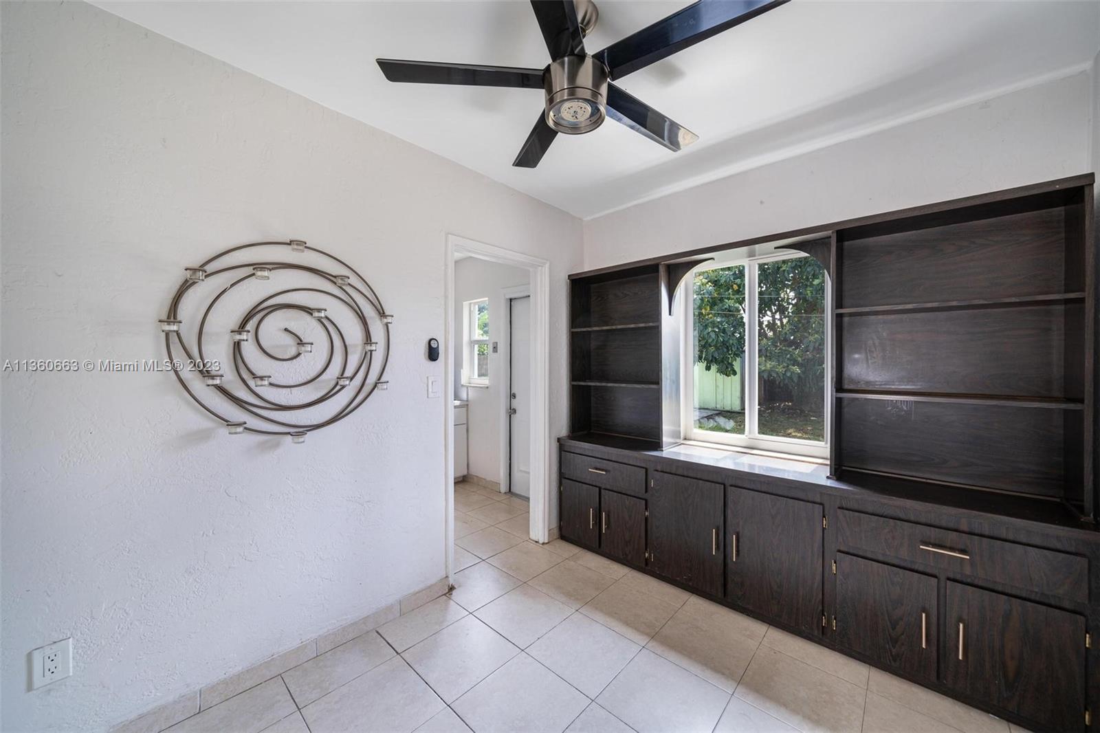 TAMIAMI GARDENS - Residential