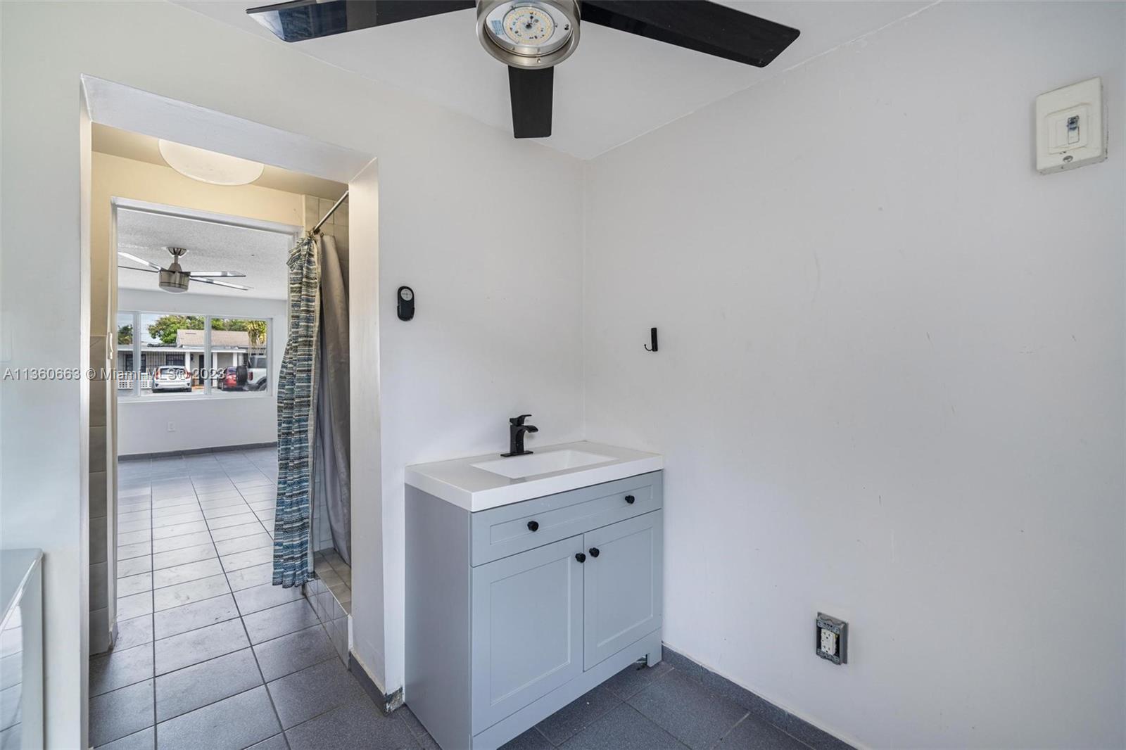 TAMIAMI GARDENS - Residential