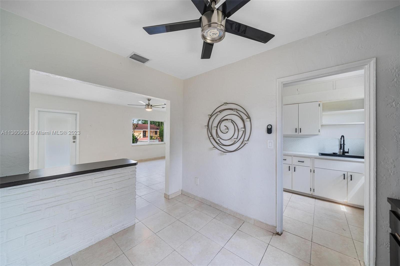 TAMIAMI GARDENS - Residential