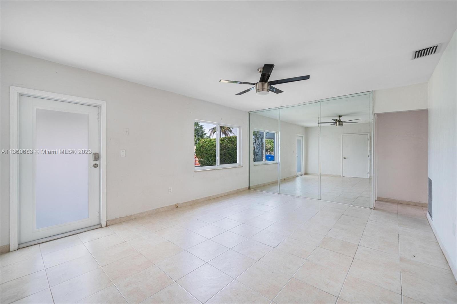 TAMIAMI GARDENS - Residential