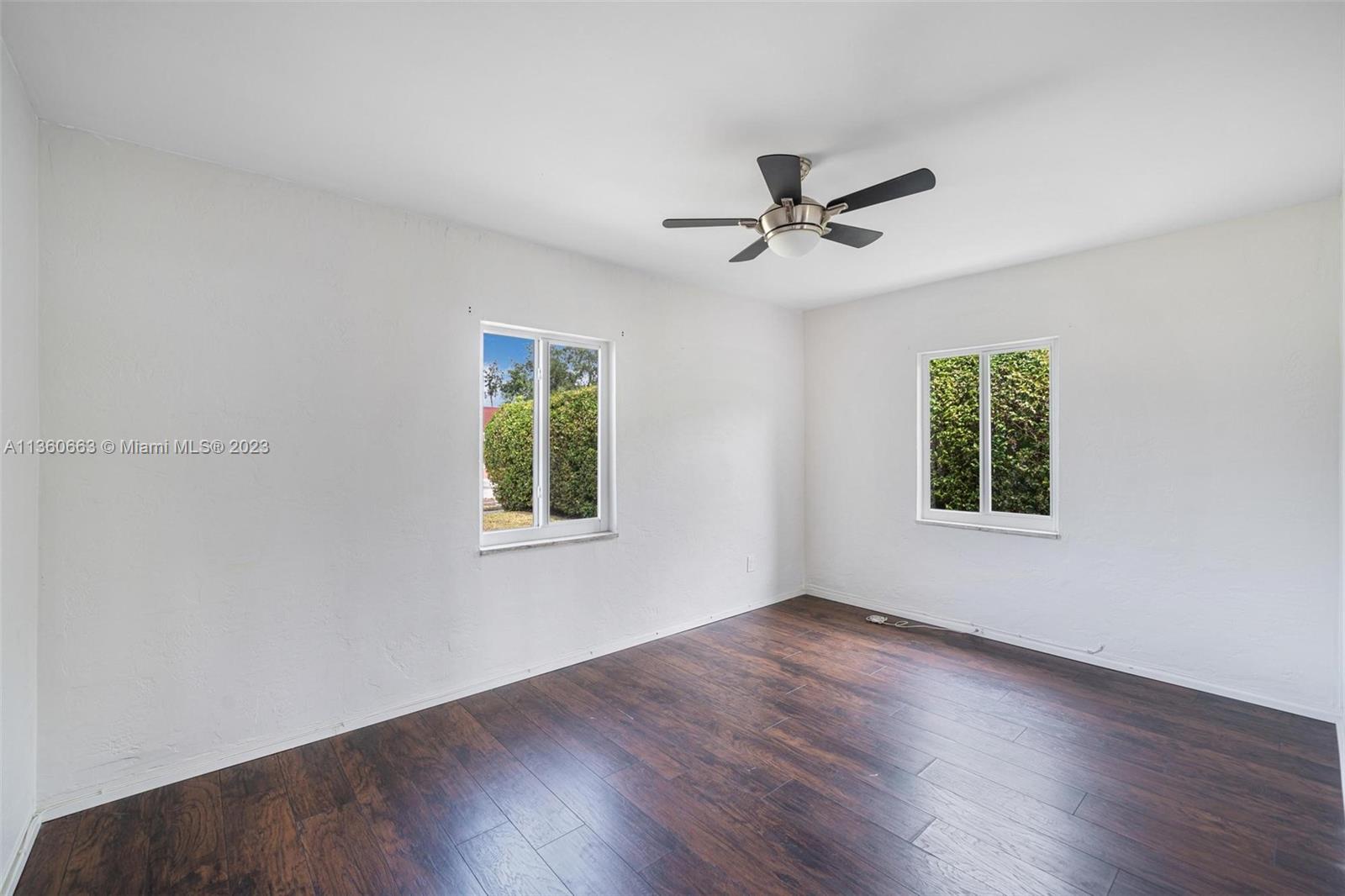 TAMIAMI GARDENS - Residential