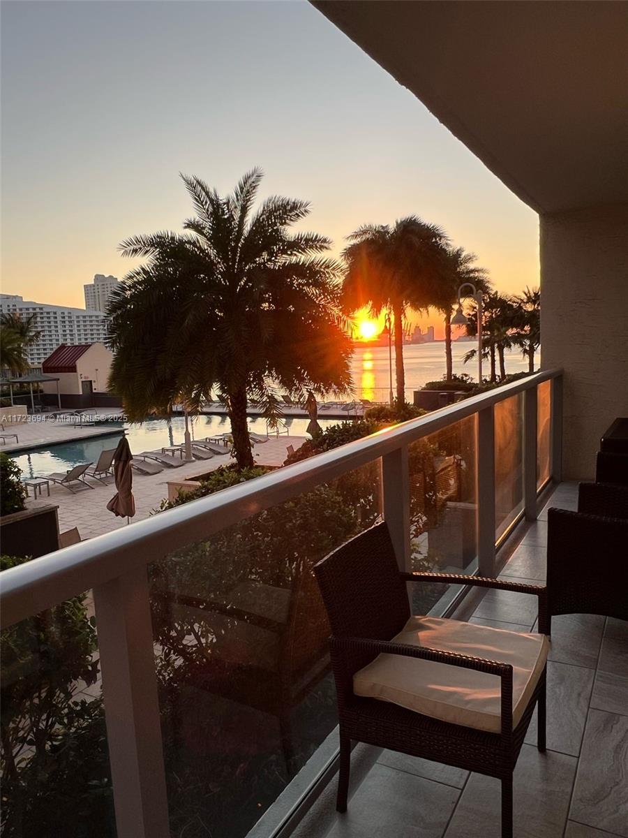 1155 Brickell Bay Dr 704