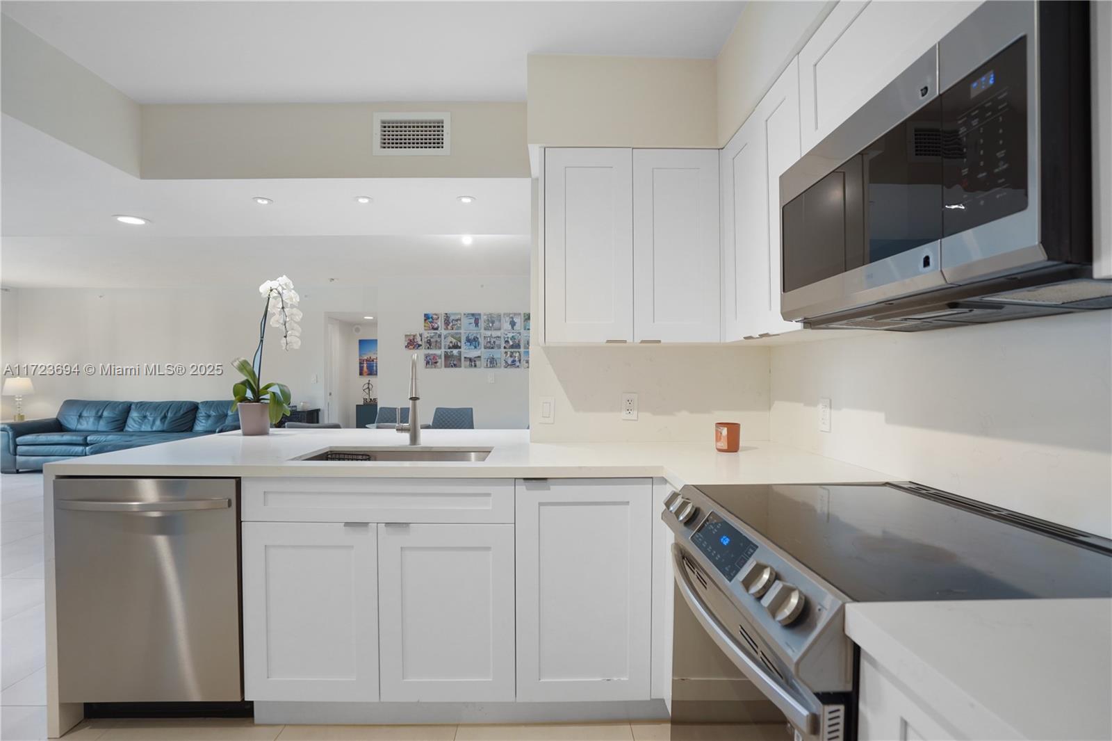 THE MARK ON BRICKELL COND - Residential
