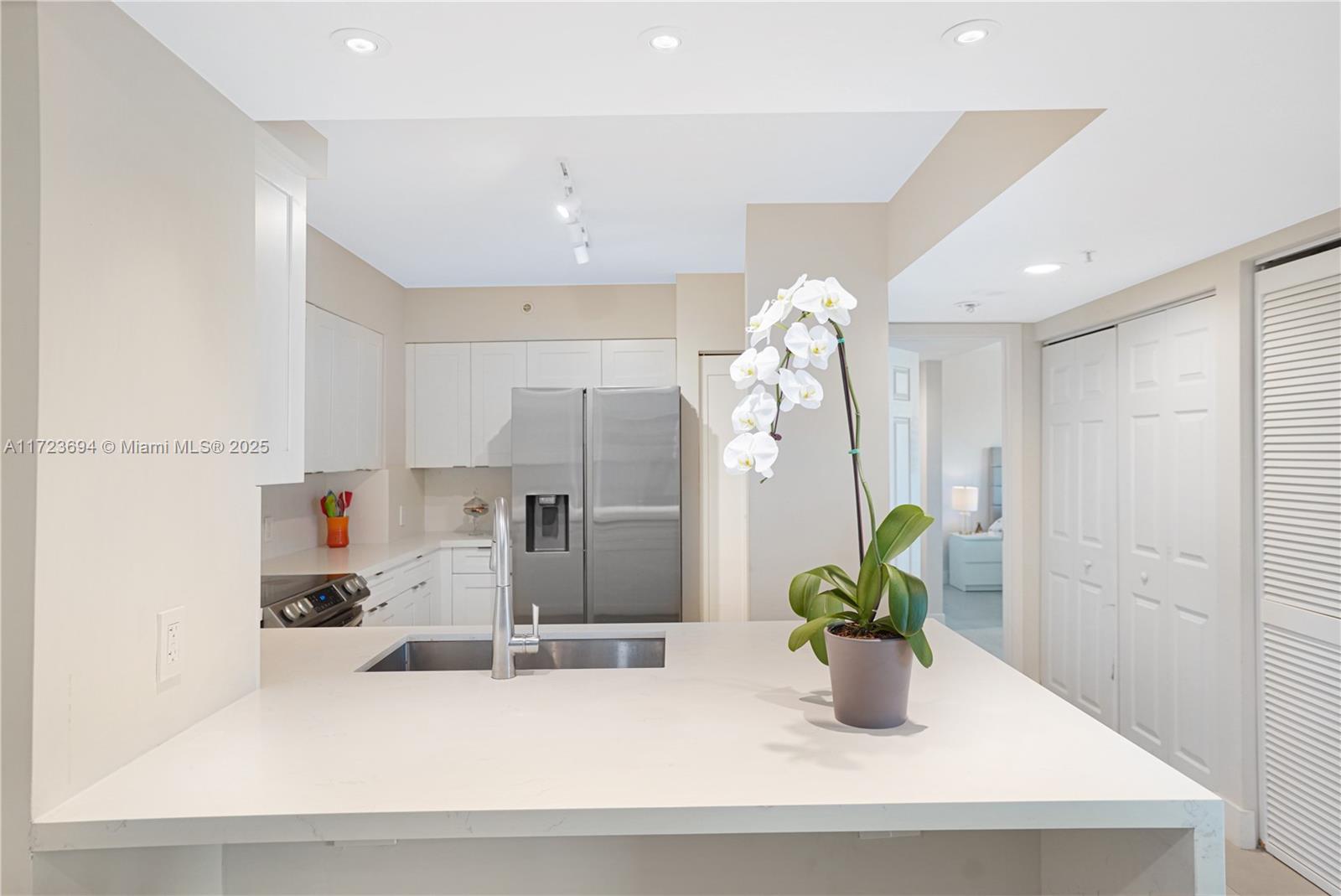 THE MARK ON BRICKELL COND - Residential