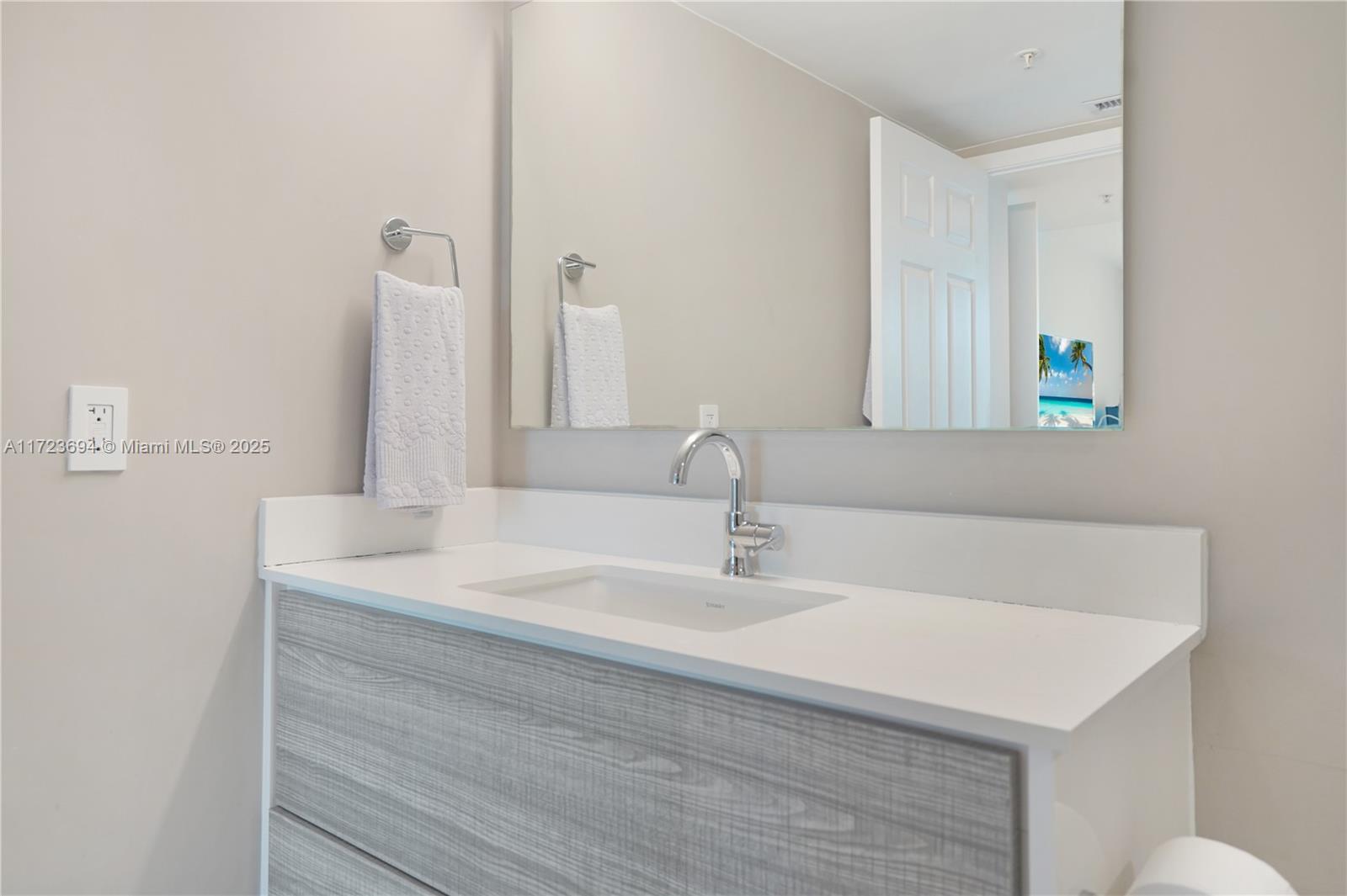 THE MARK ON BRICKELL COND - Residential