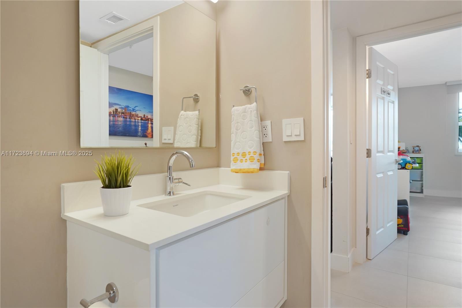 THE MARK ON BRICKELL COND - Residential