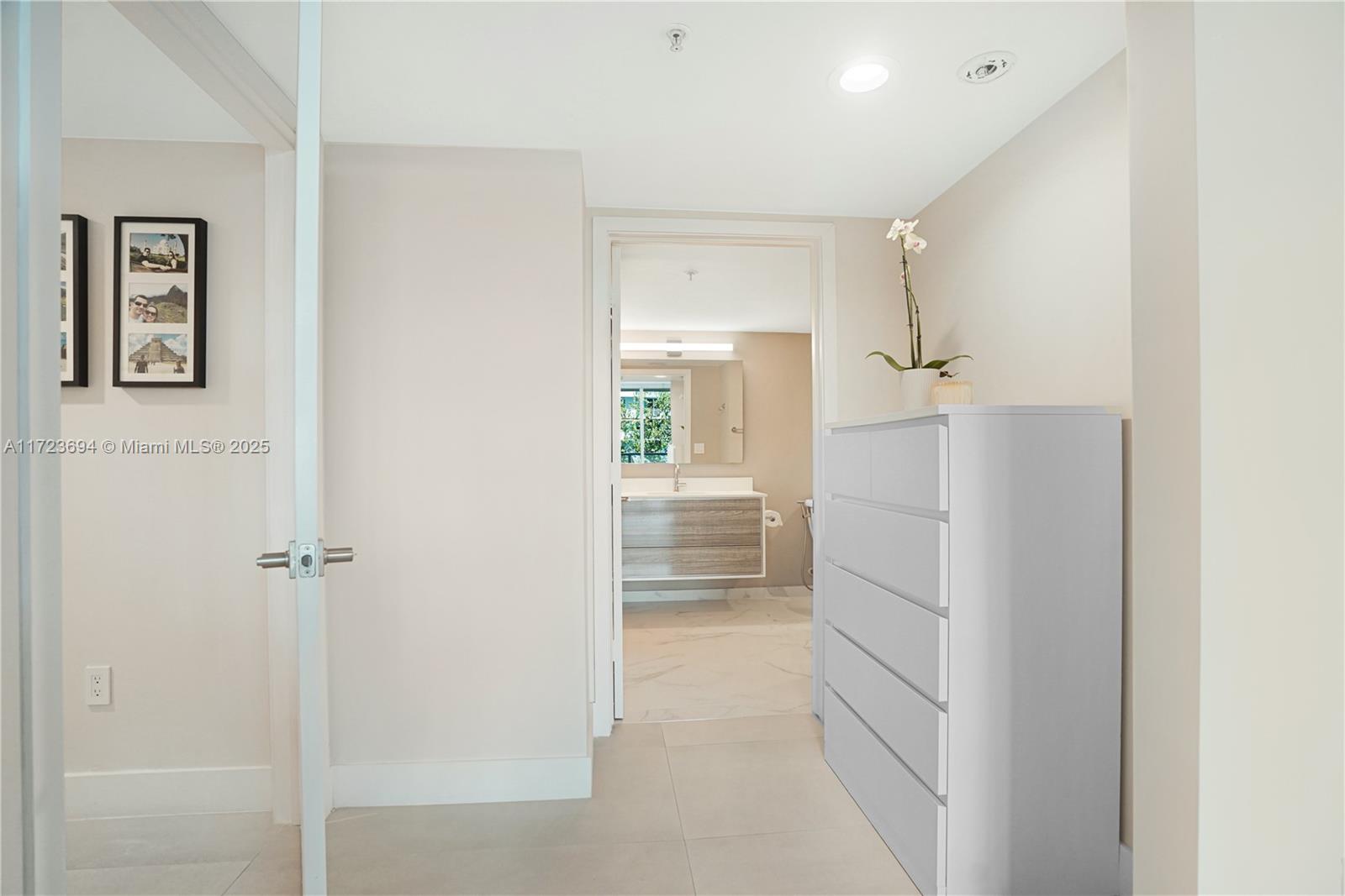 THE MARK ON BRICKELL COND - Residential