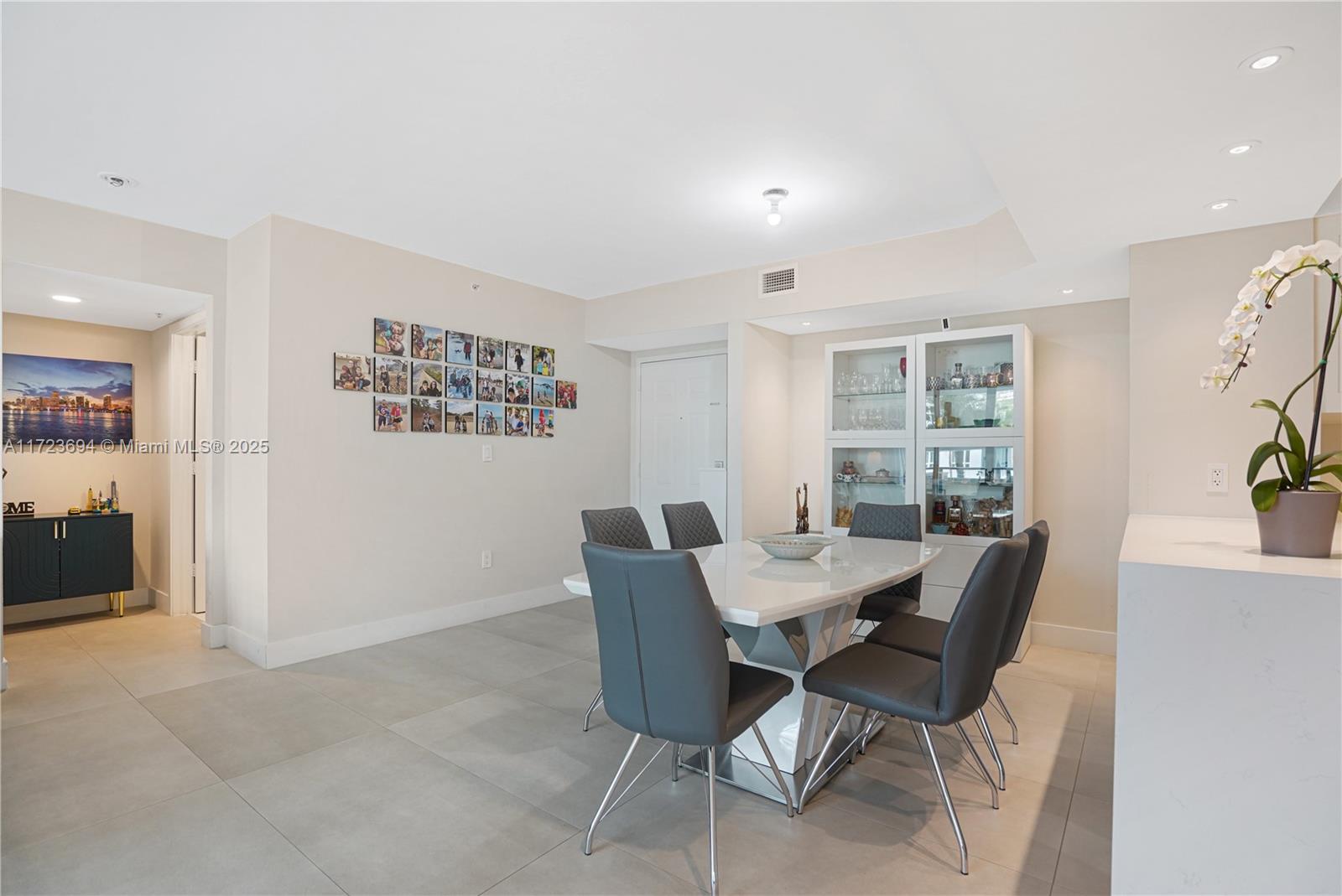 THE MARK ON BRICKELL COND - Residential