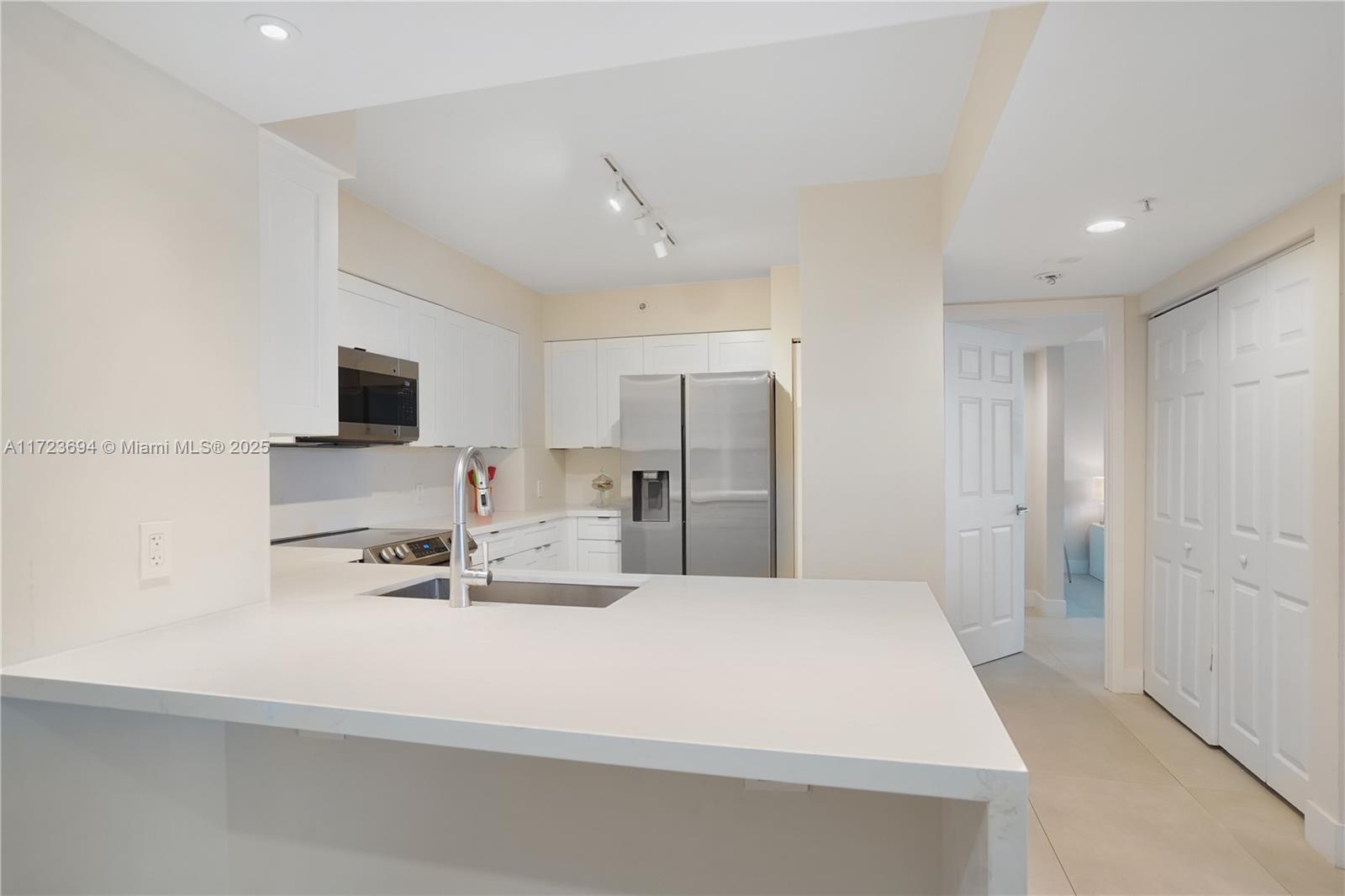 THE MARK ON BRICKELL COND - Residential