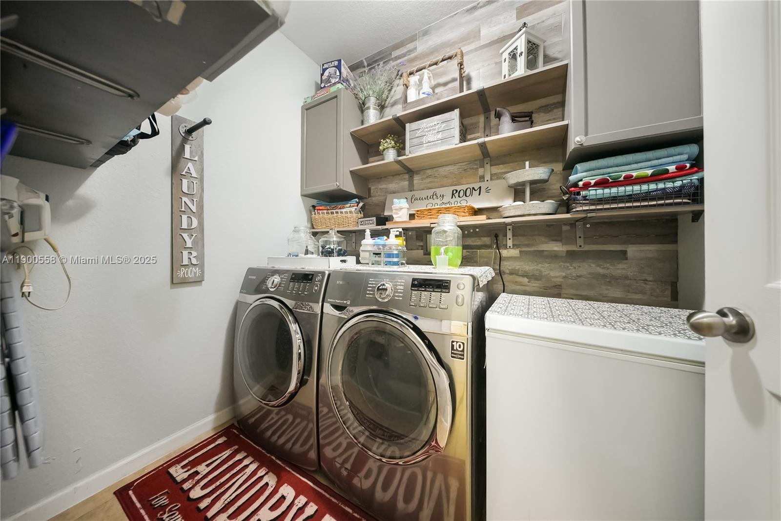 RAULS PLACE AT OASIS - Residential