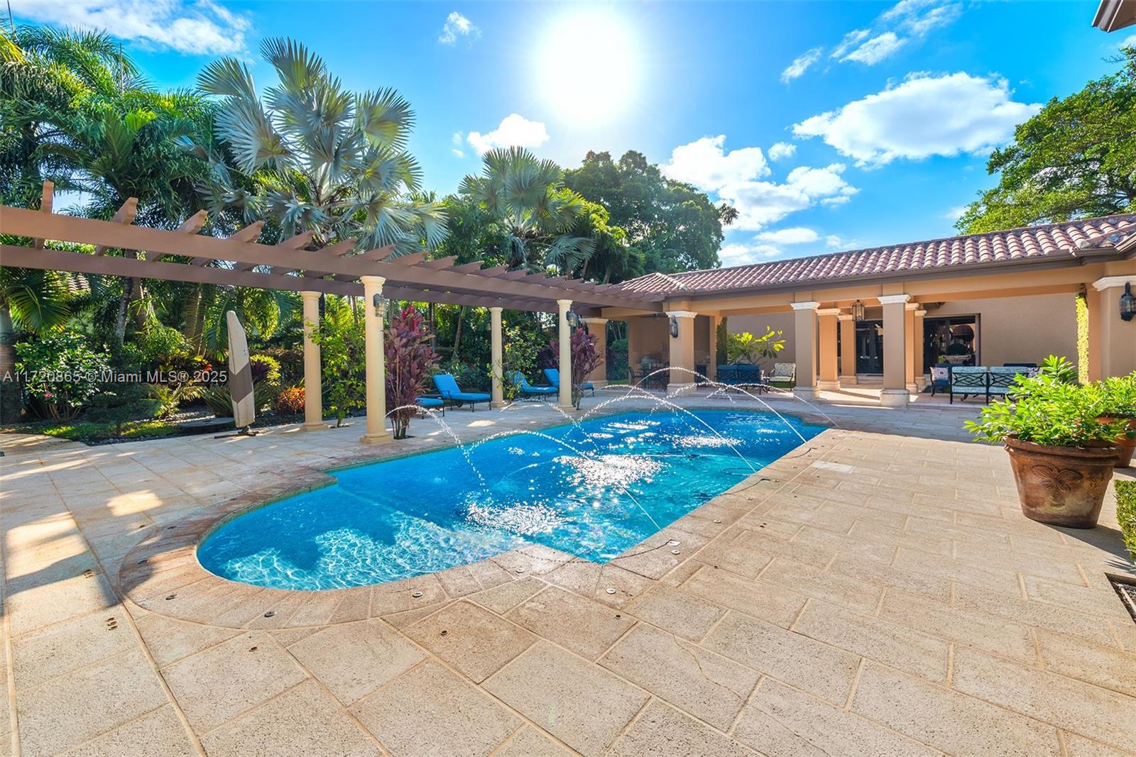 CANEROS OAK - Residential