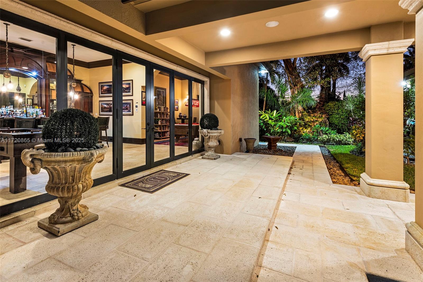 CANEROS OAK - Residential
