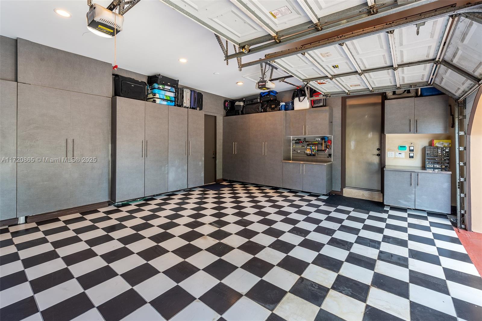 CANEROS OAK - Residential