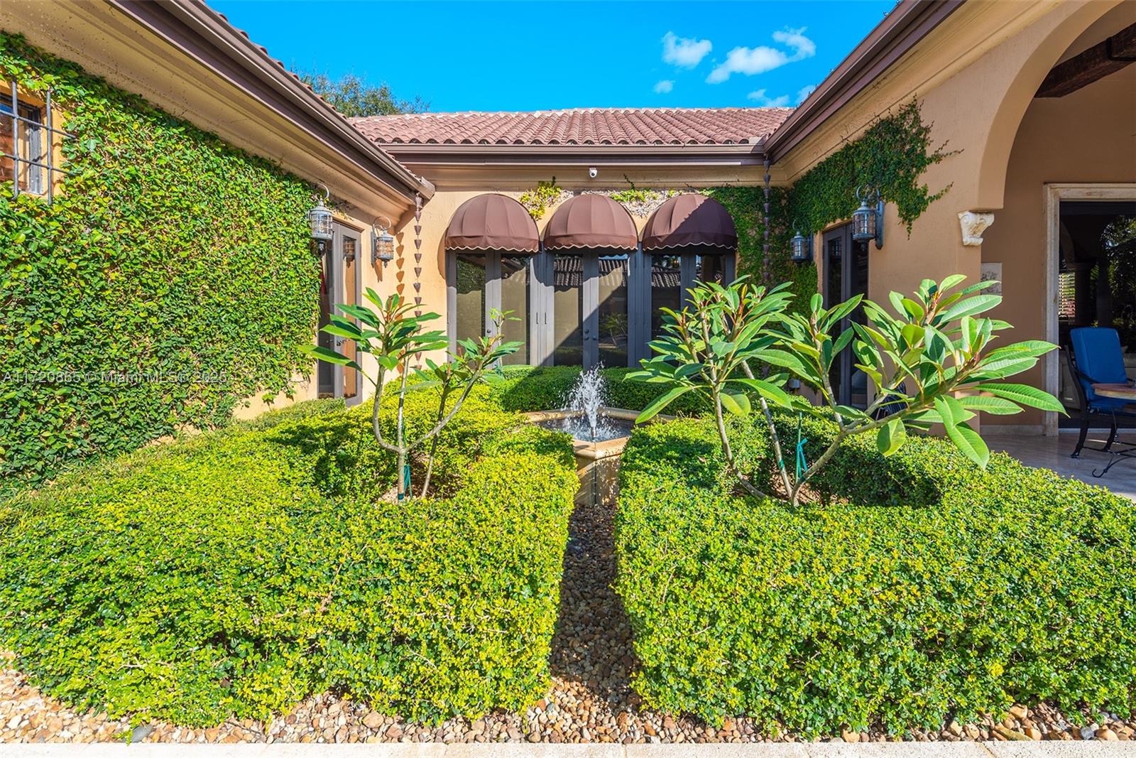 CANEROS OAK - Residential