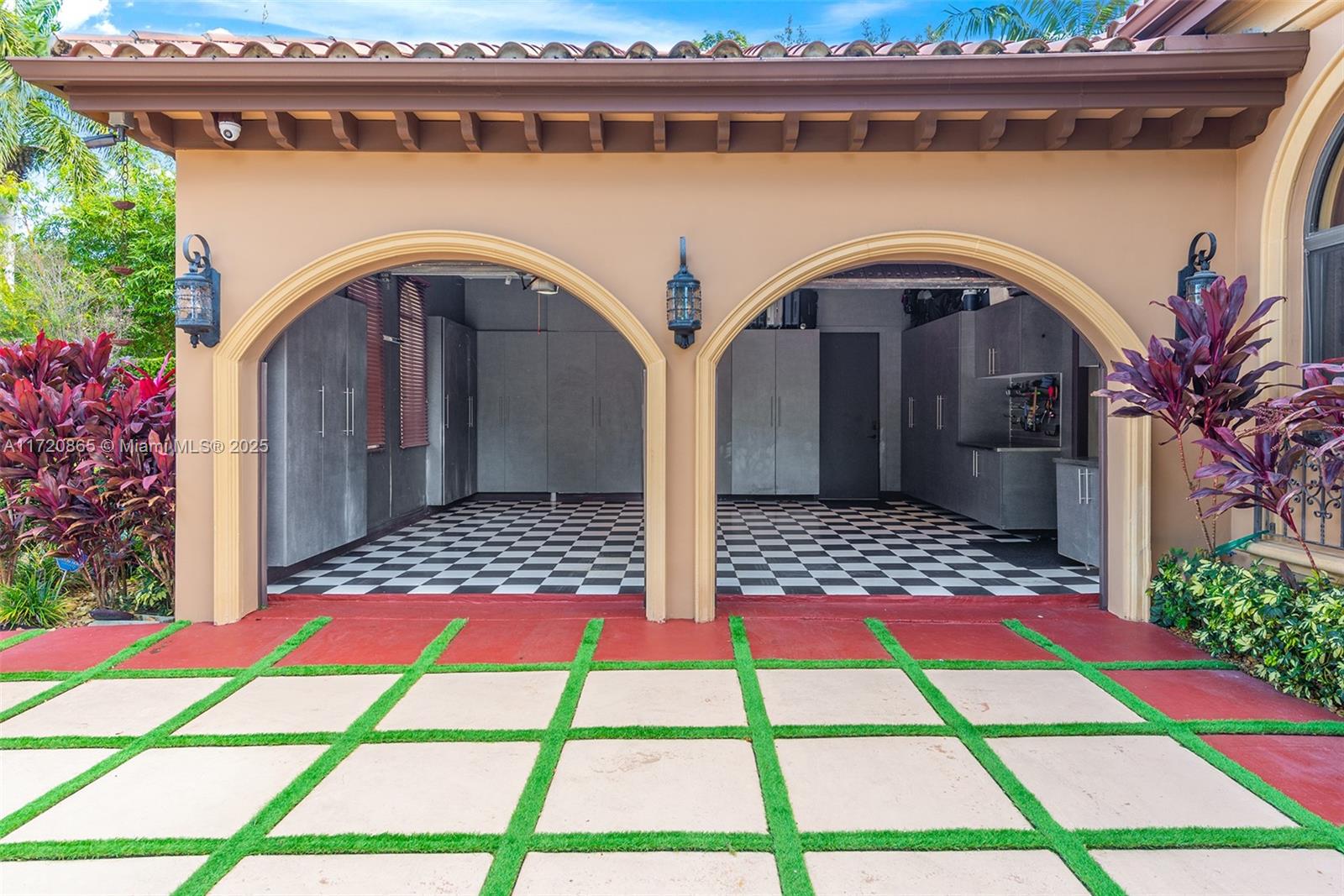 CANEROS OAK - Residential