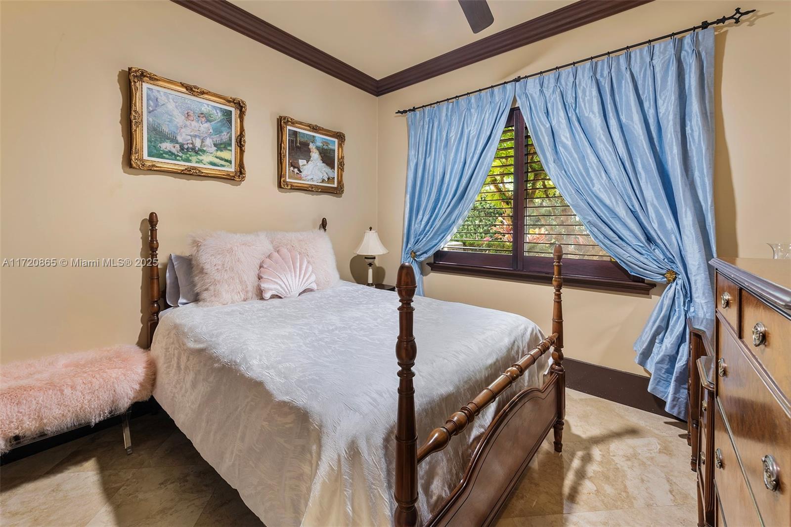 CANEROS OAK - Residential