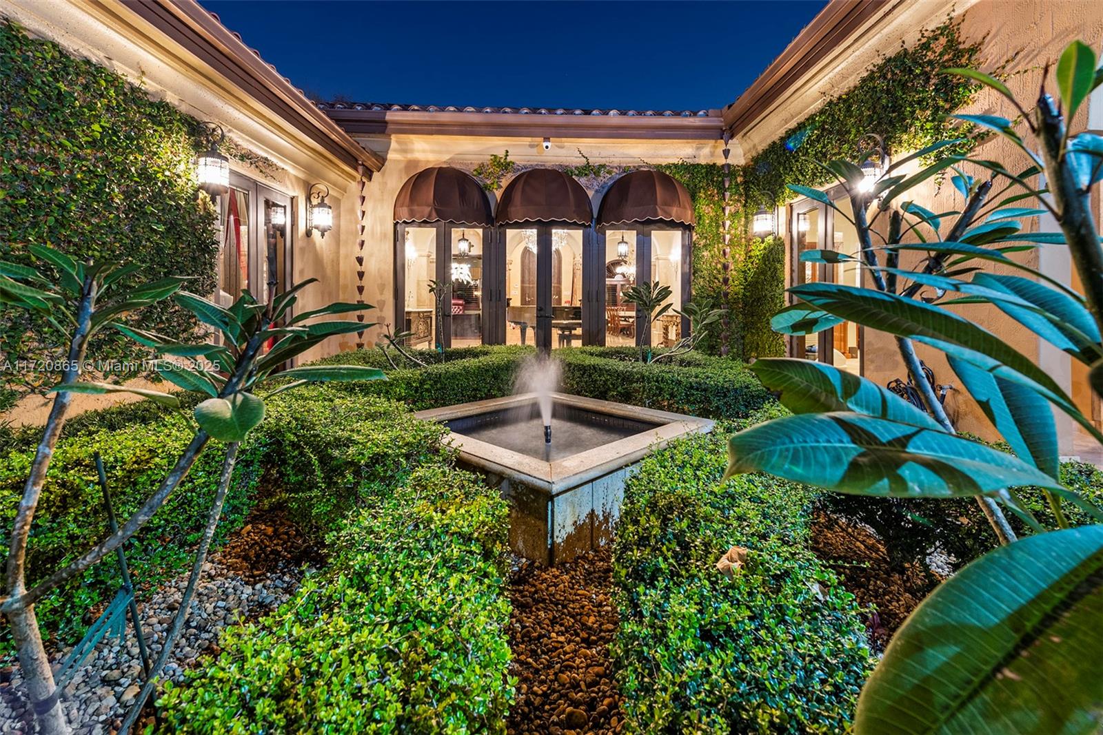 CANEROS OAK - Residential