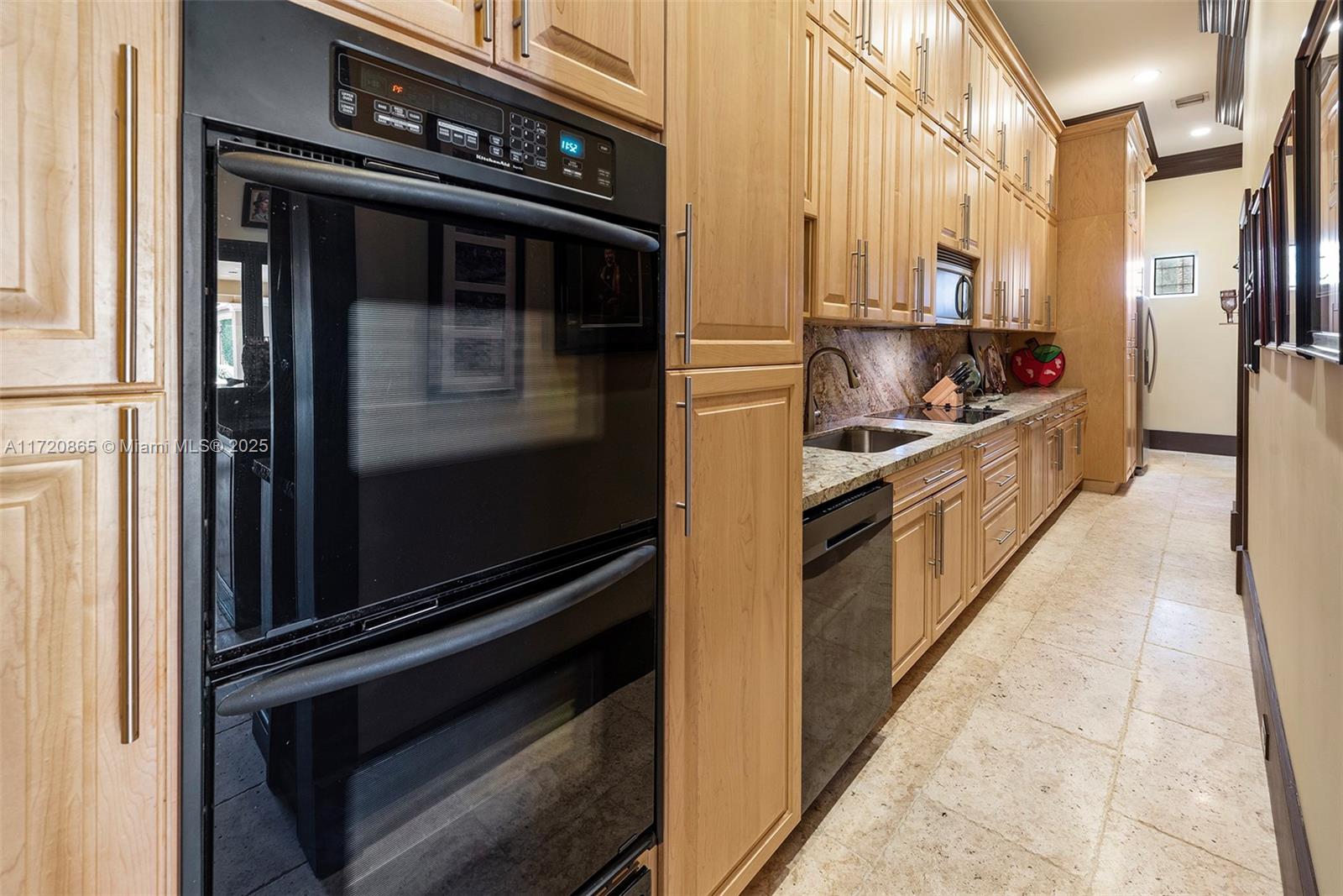 CANEROS OAK - Residential