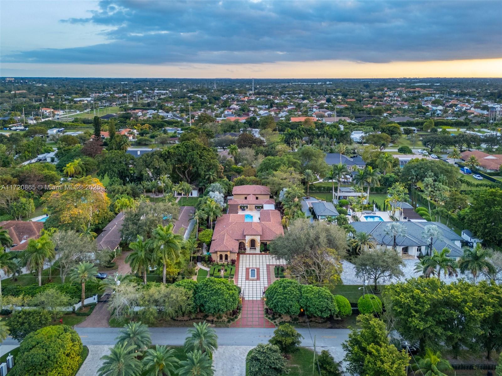 CANEROS OAK - Residential