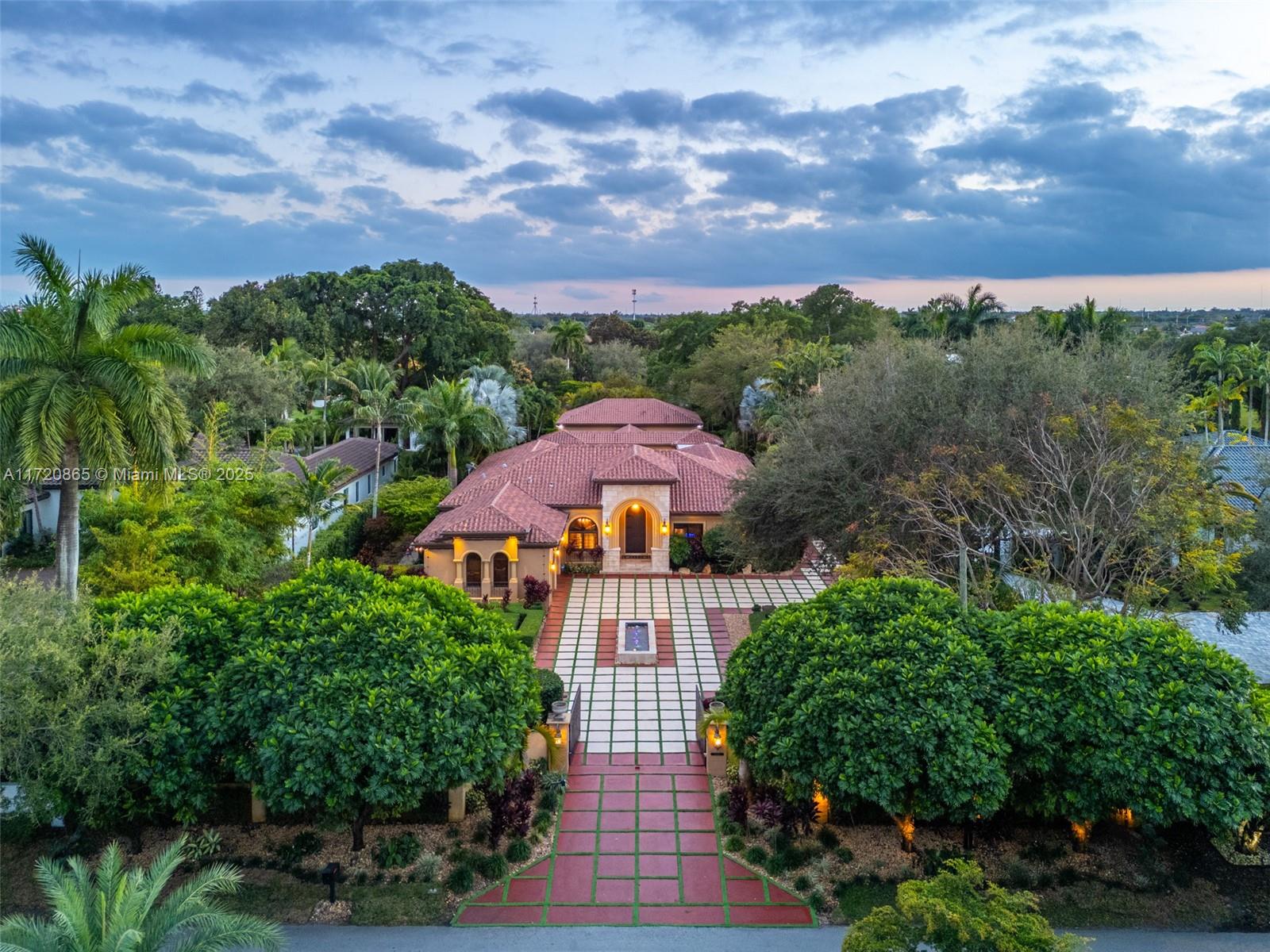 CANEROS OAK - Residential