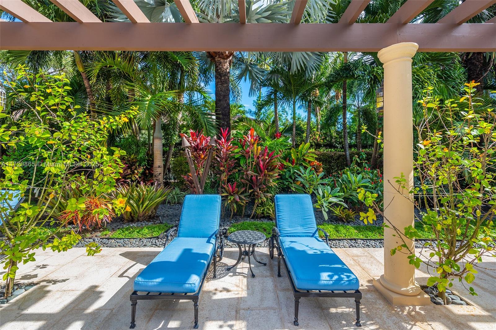 CANEROS OAK - Residential