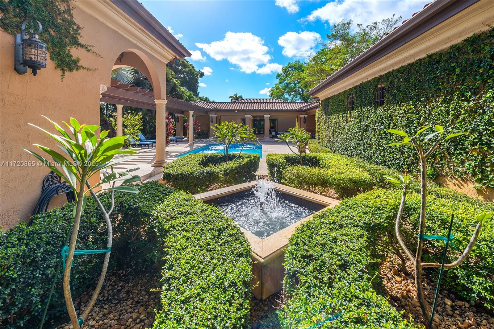 CANEROS OAK - Residential