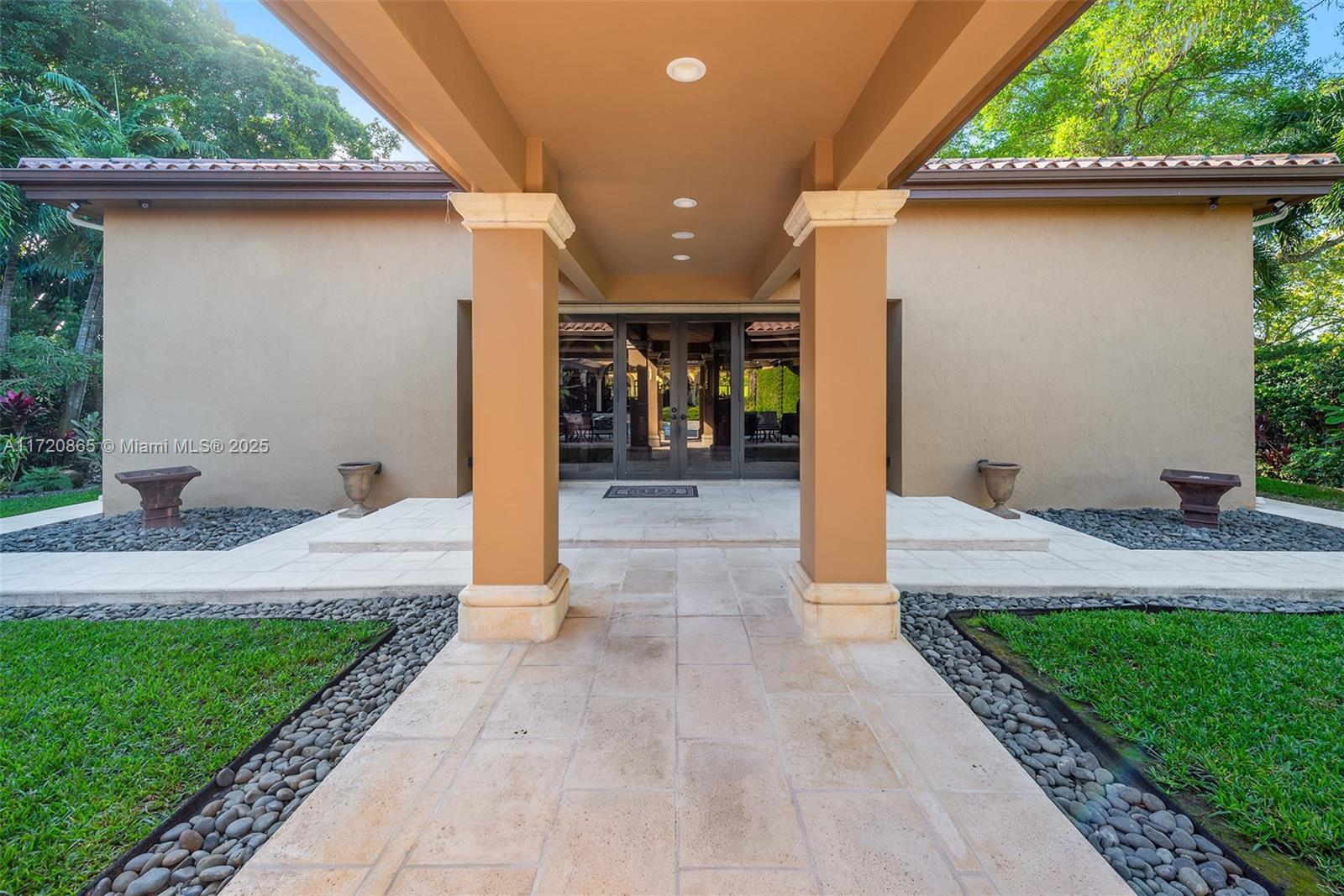 CANEROS OAK - Residential