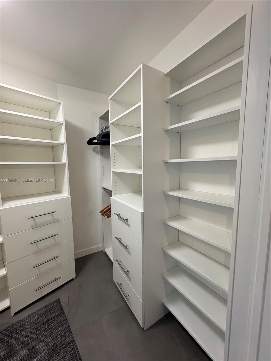 PARAMOUNT BAY CONDO - Residential Lease