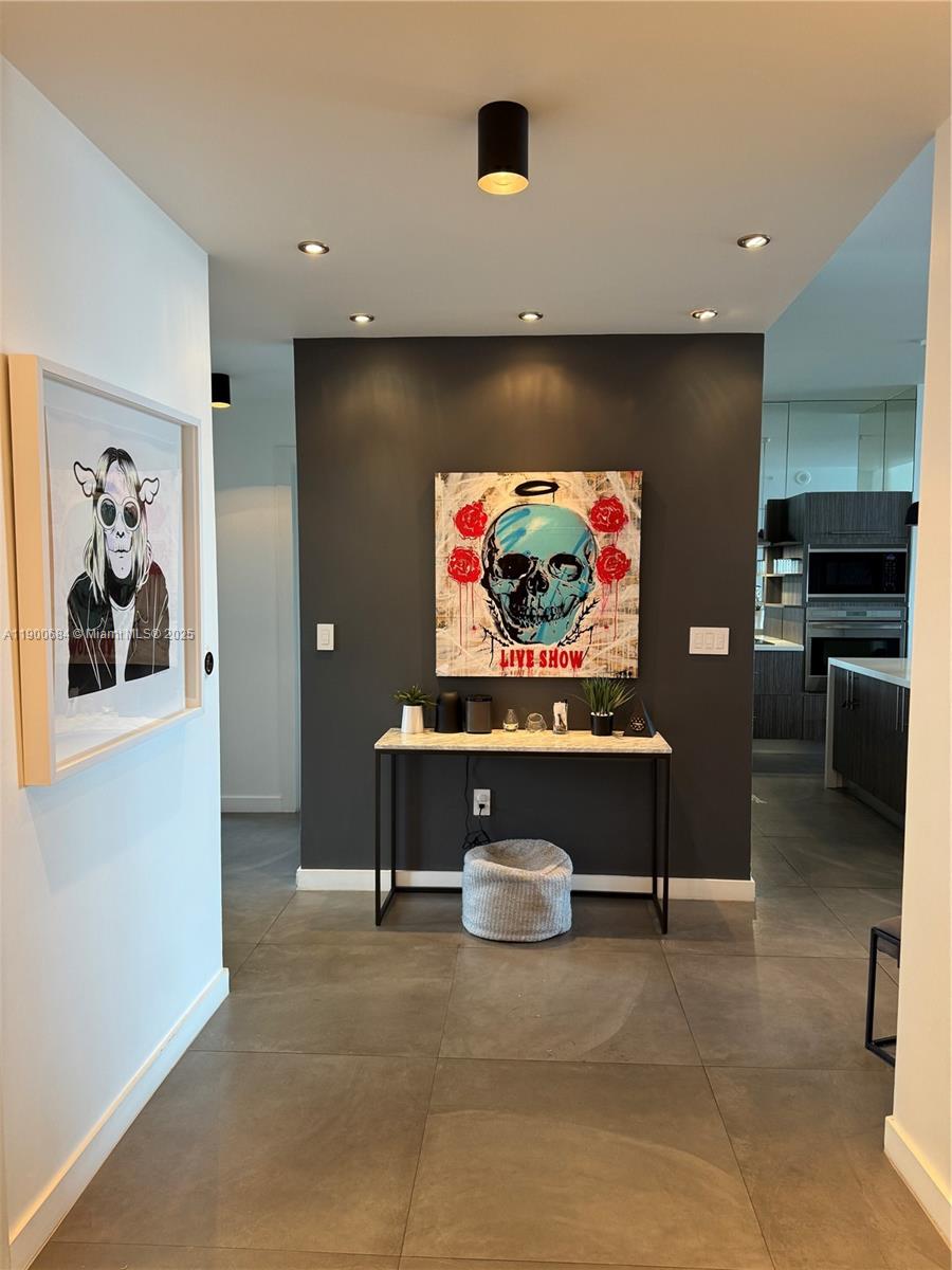 PARAMOUNT BAY CONDO - Residential Lease