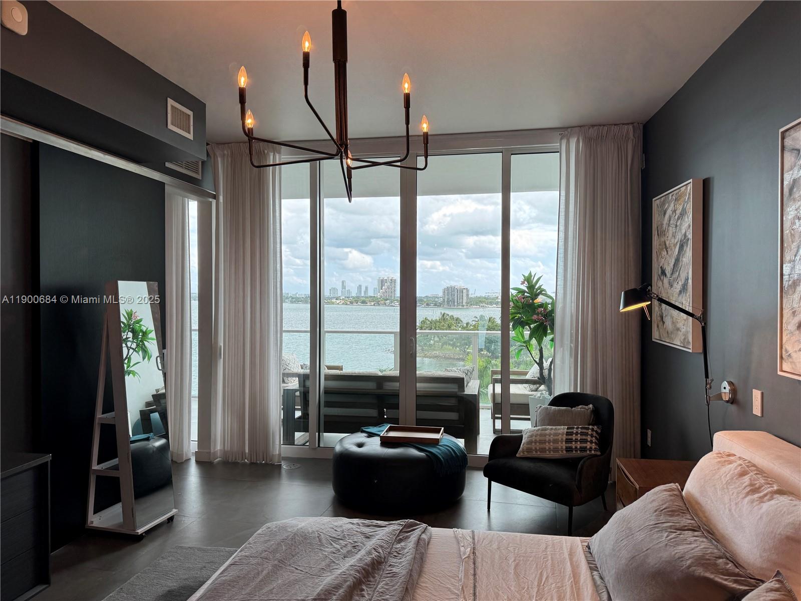 PARAMOUNT BAY CONDO - Residential Lease