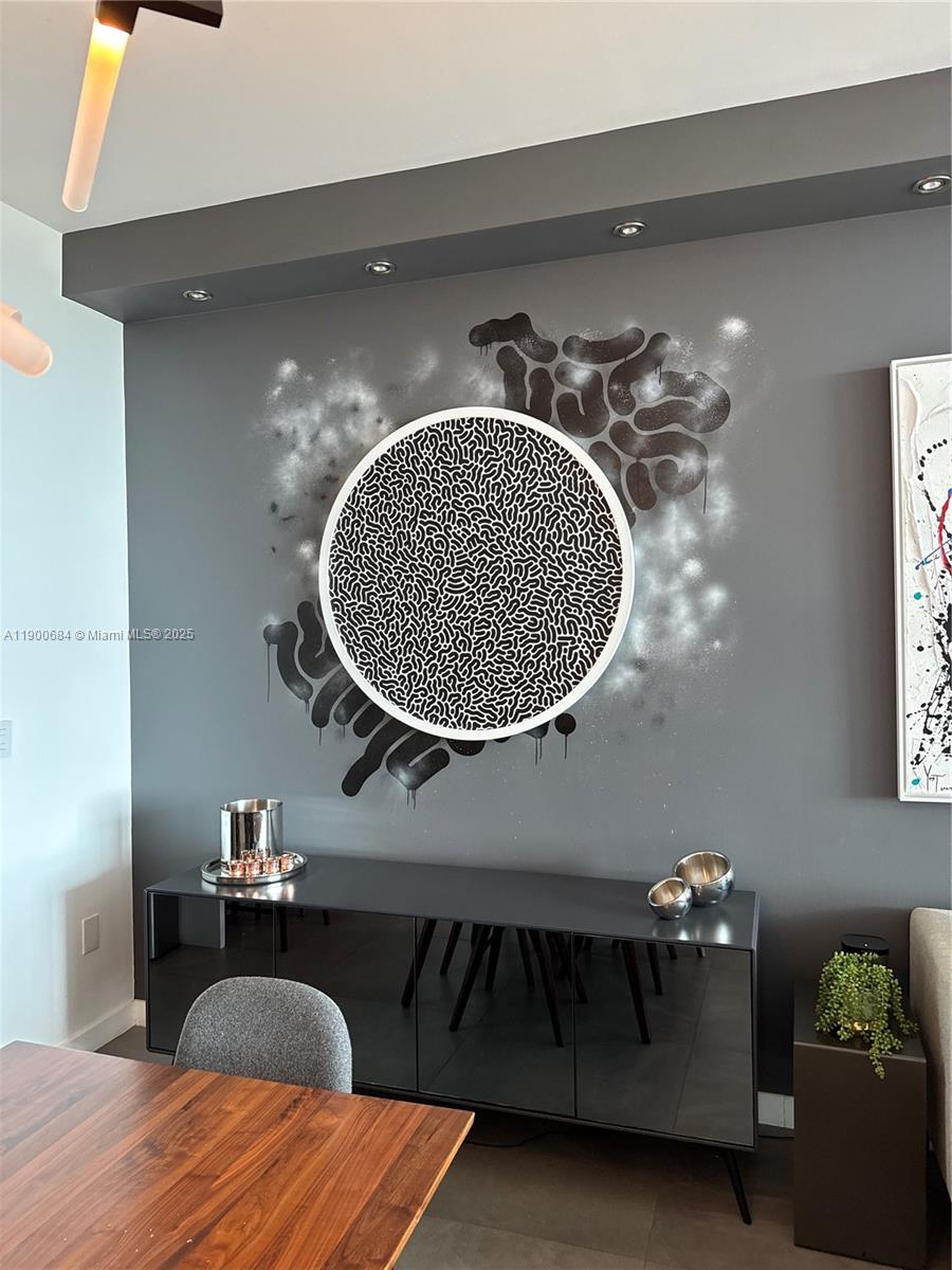 PARAMOUNT BAY CONDO - Residential Lease