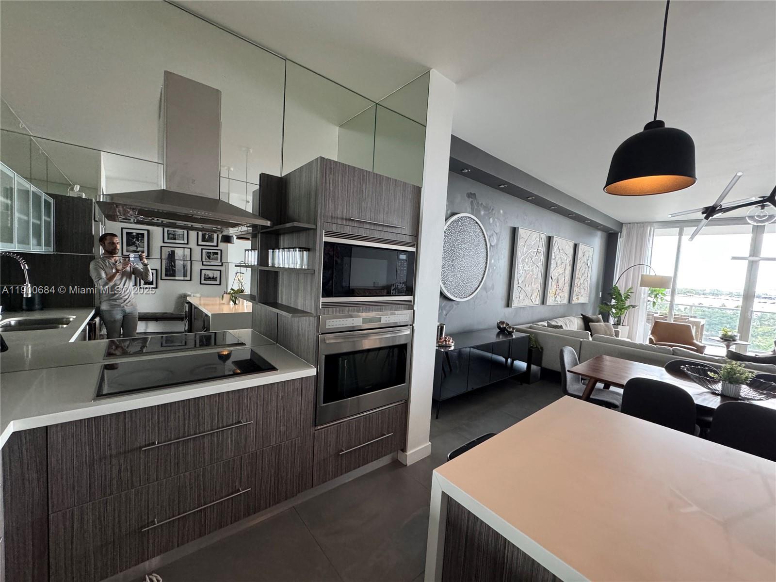 PARAMOUNT BAY CONDO - Residential Lease