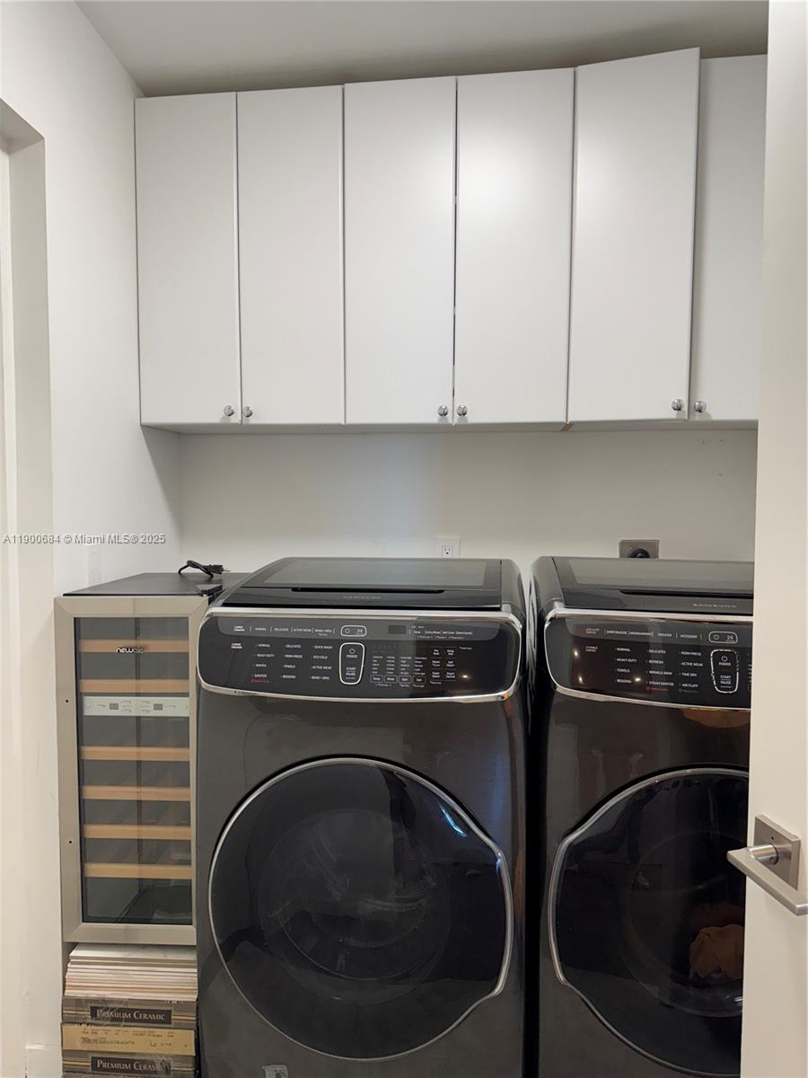 PARAMOUNT BAY CONDO - Residential Lease