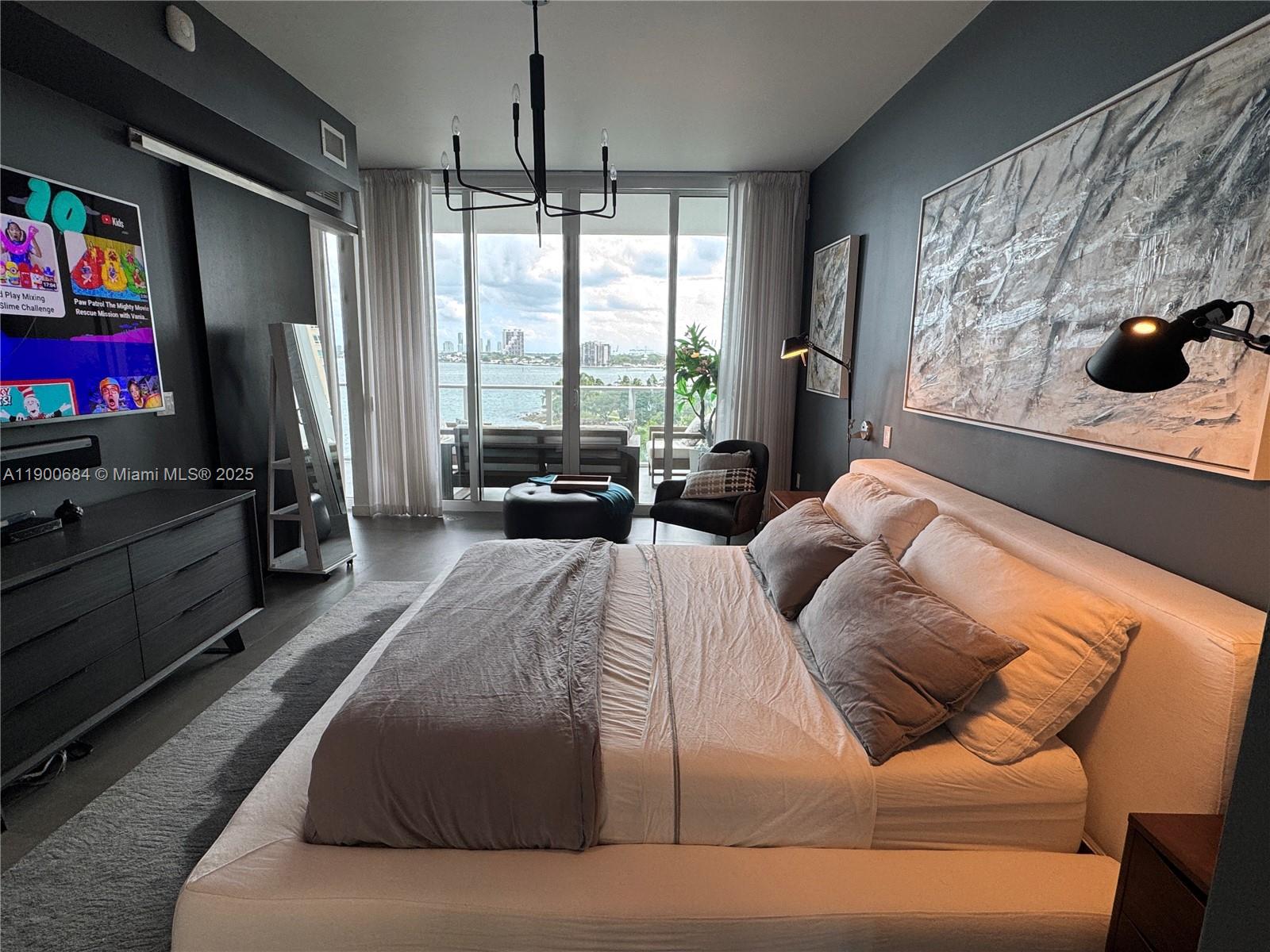 PARAMOUNT BAY CONDO - Residential Lease